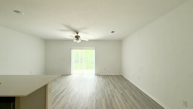 Building Photo - 2947 Canary Ave