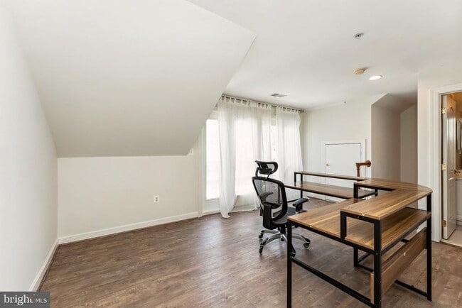Building Photo - 7489 Carriage Hills Dr