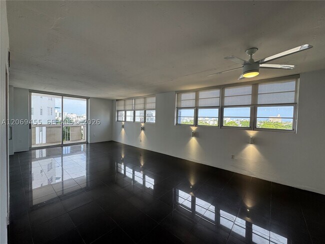 Building Photo - 800 West Dr