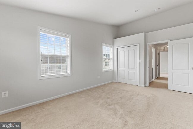 Building Photo - 43247 Loudoun Reserve Dr