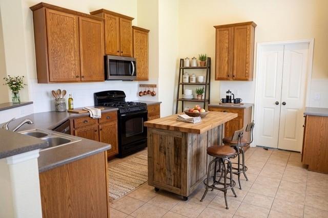 Building Photo - 3101 Spanish Oak Trail