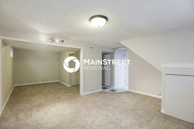 Building Photo - 3 Bedroom Pet-Friendly Home in Blue Springs, MO with Main Street Renewal