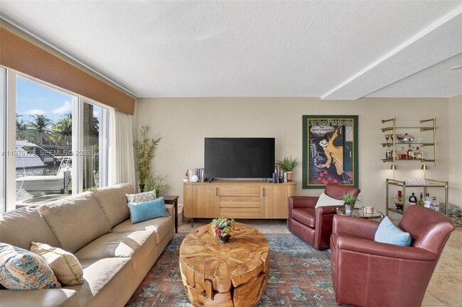 Building Photo - 180 Isle of Venice Dr