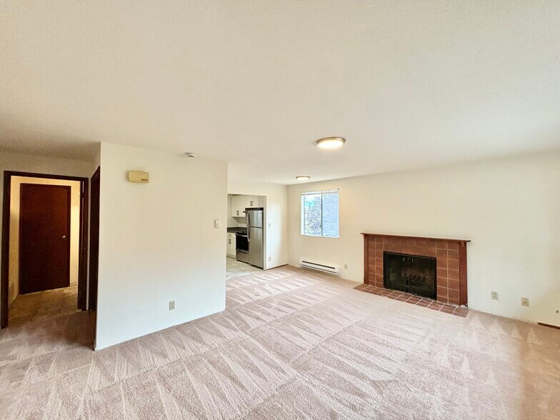 Building Photo - 4061 28th Ave SW