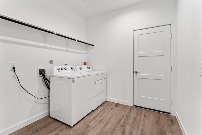 Building Photo - 13305 Big Sky Ct