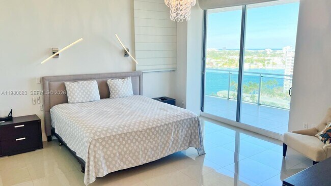 Building Photo - 7901 Hispanola Ave