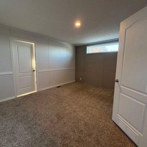 Building Photo - 235 Sycamore Loop