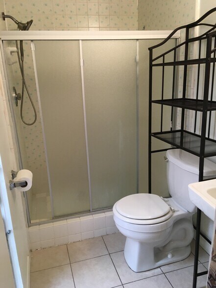 Building Photo - 12600 Fonthill Ave