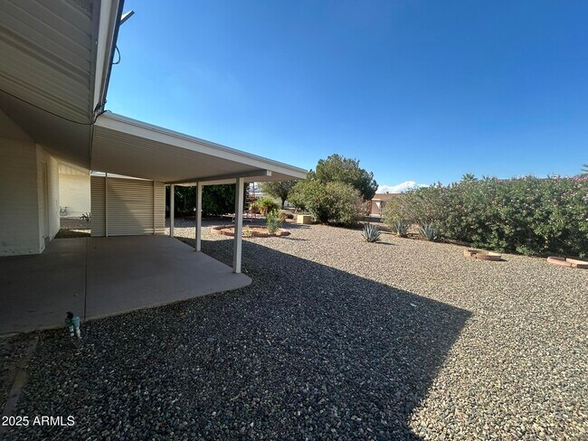 Building Photo - 10344 W Salem Dr