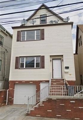 Building Photo - 37 E 49th St