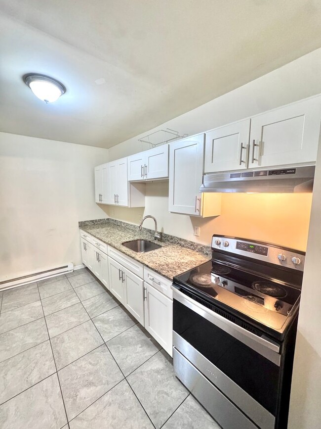 Building Photo - 235 N 7th St