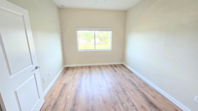 Building Photo - 4957 Serafica Dr