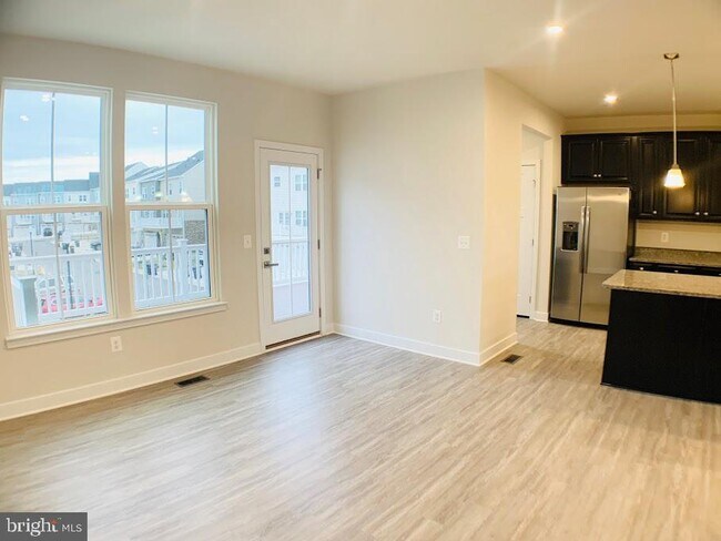 Building Photo - 11380 Willow Green Cir