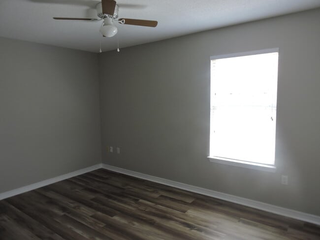 Building Photo - 4862 Leyland Ln