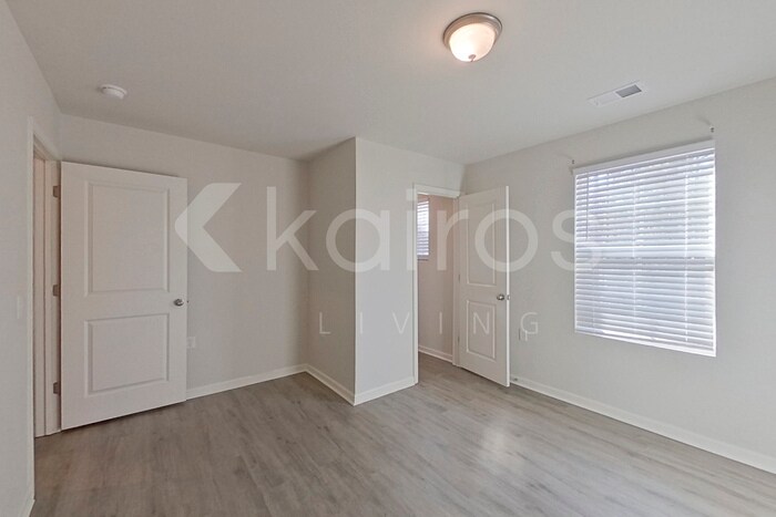 Building Photo - 2513 Island Dr SE