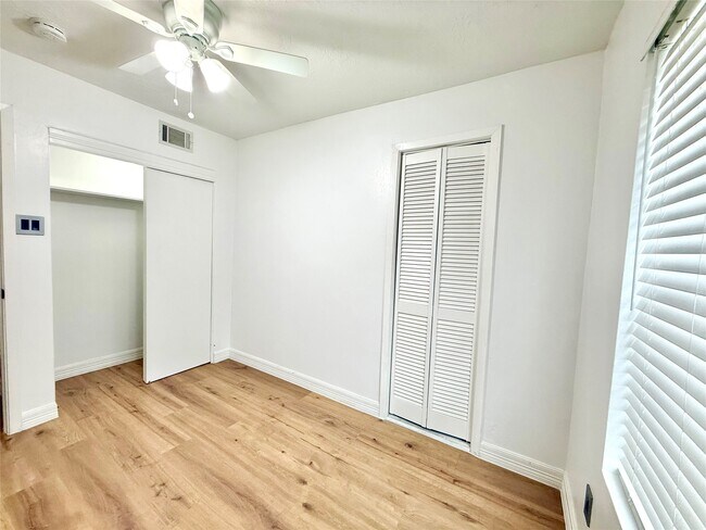 Building Photo - 2750 Holly Hall St