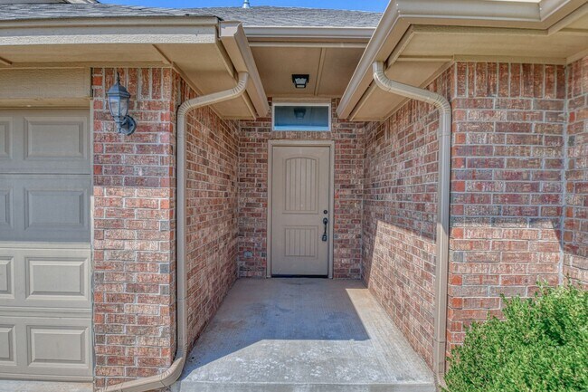 Building Photo - 11141 SW 39th Ct