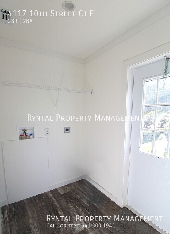 Building Photo - 4117 10th St Ct E