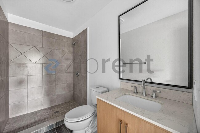 Building Photo - 10707 Shaenview