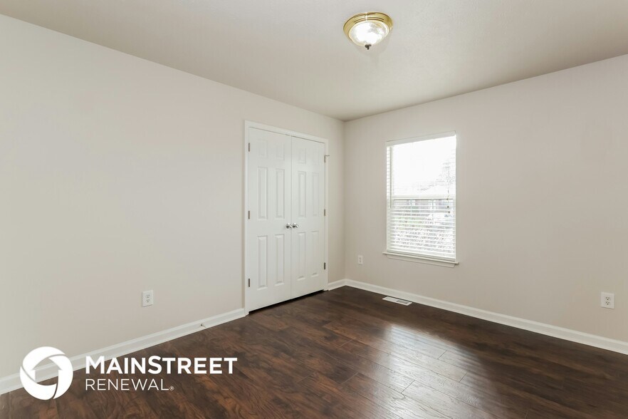 Building Photo - 161 Drake Dr