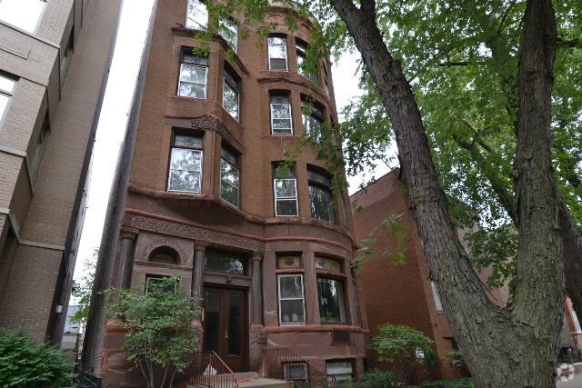 Building Photo - 626 W Wellington Ave
