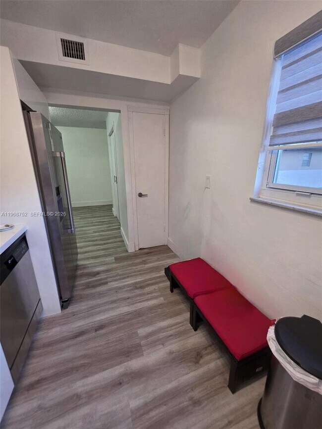 Building Photo - 506 NW 87th Ave