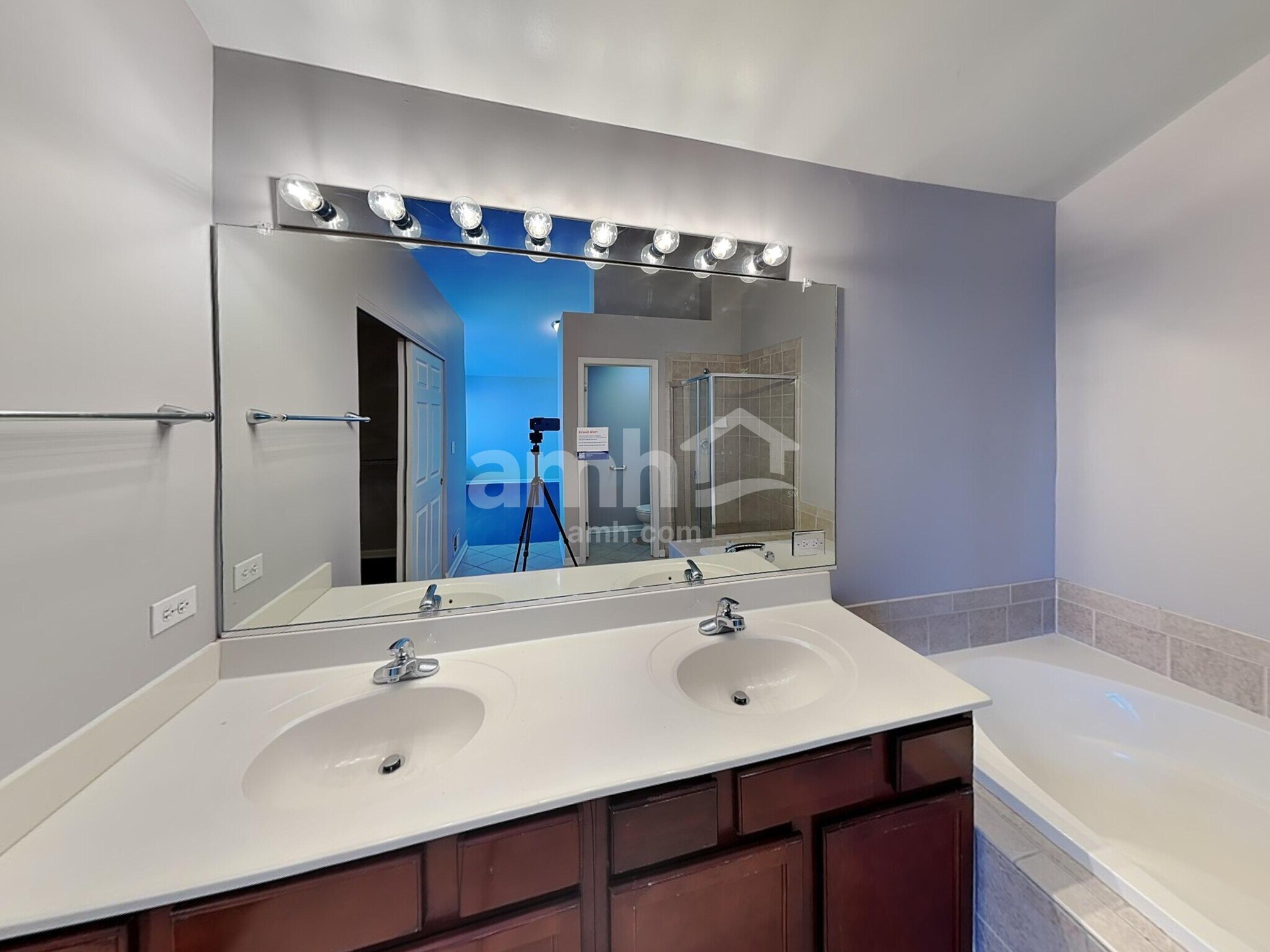 Building Photo - 2036 Stephen St