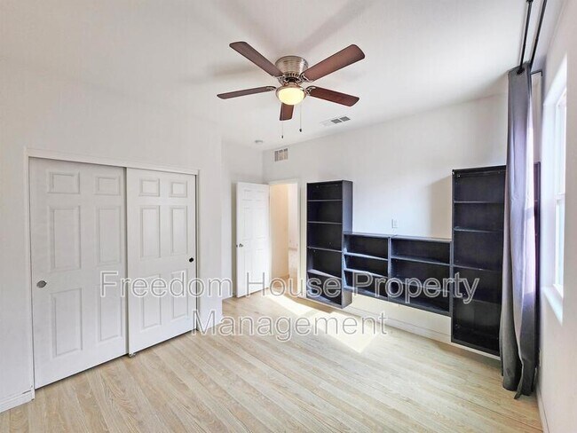 Building Photo - 3821 E Weld Ave