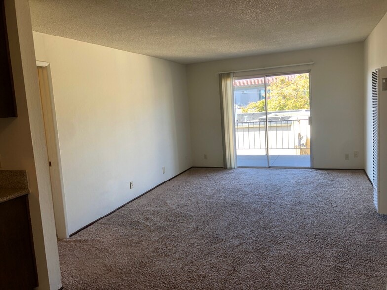 Building Photo - 2405 Fulton St