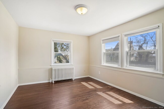 Building Photo - 139 Edgefield Ave
