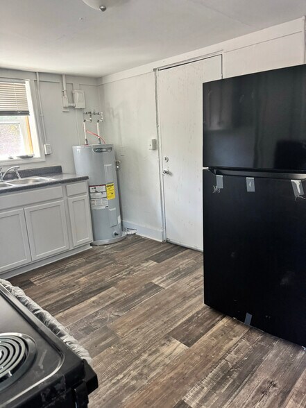 Building Photo - 498 Ibex St