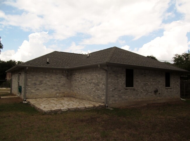 Building Photo - 3 BEDROOM, 2 BATH, BELTON ISD