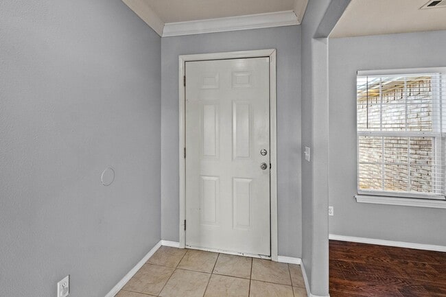 Building Photo - Charming 3-Bedroom Home in Prime Bentonville Location!