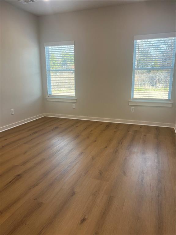 Building Photo - 550 Cosmos St