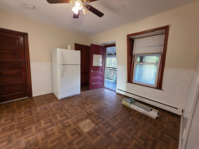 Building Photo - 4 Home St