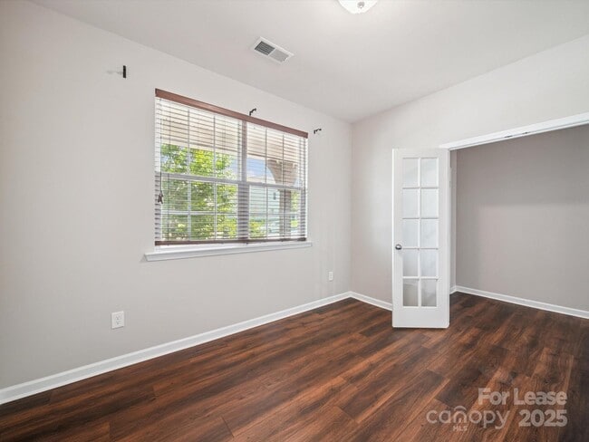 Building Photo - 10327 Rutledge Ridge Dr NW