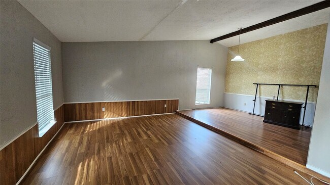Building Photo - 15303 Gran Vista Dr