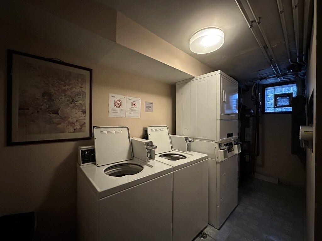 Building Photo - 3722 N Sheffield Ave