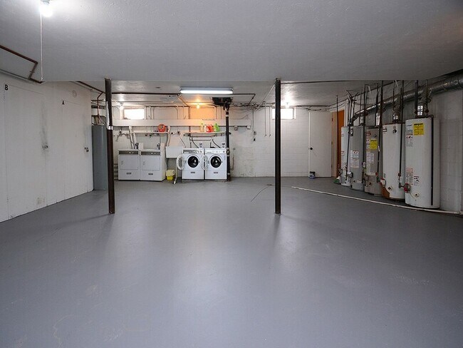 Building Photo - 3024 S 107th Ave
