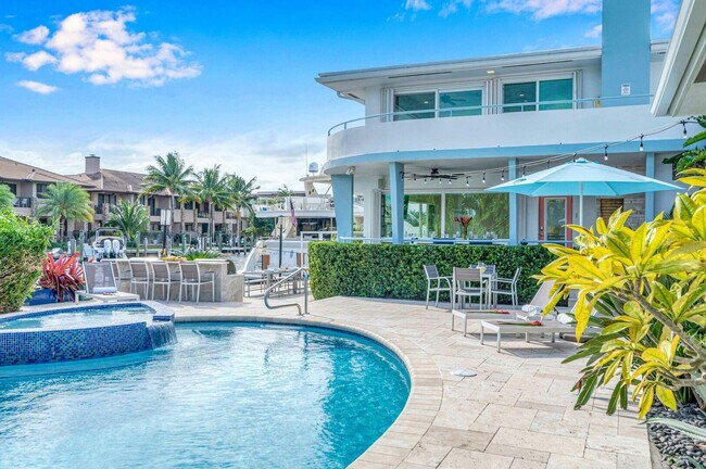 Building Photo - 2740 NE 15th St