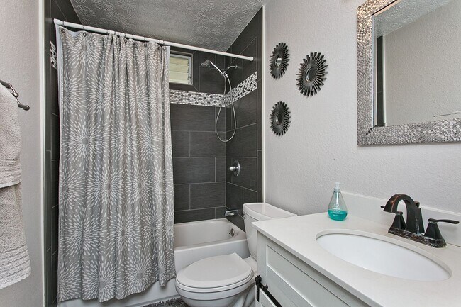 Building Photo - Partially furnished Kailua Home 3bed/2bath...