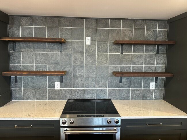 Building Photo - 307 W Main St