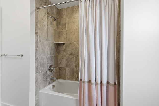 Building Photo - 26 River St