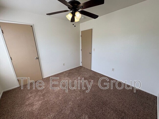 Building Photo - 2210 W Buena Vista Ave
