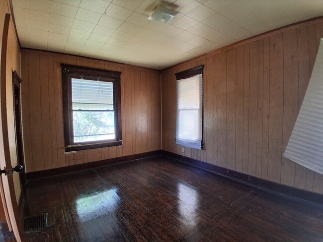 Building Photo - 409 Ave A