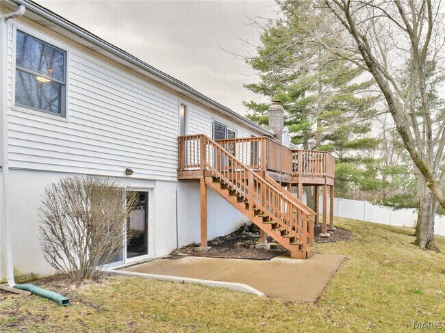 Building Photo - 2 Sunny Forest Ct