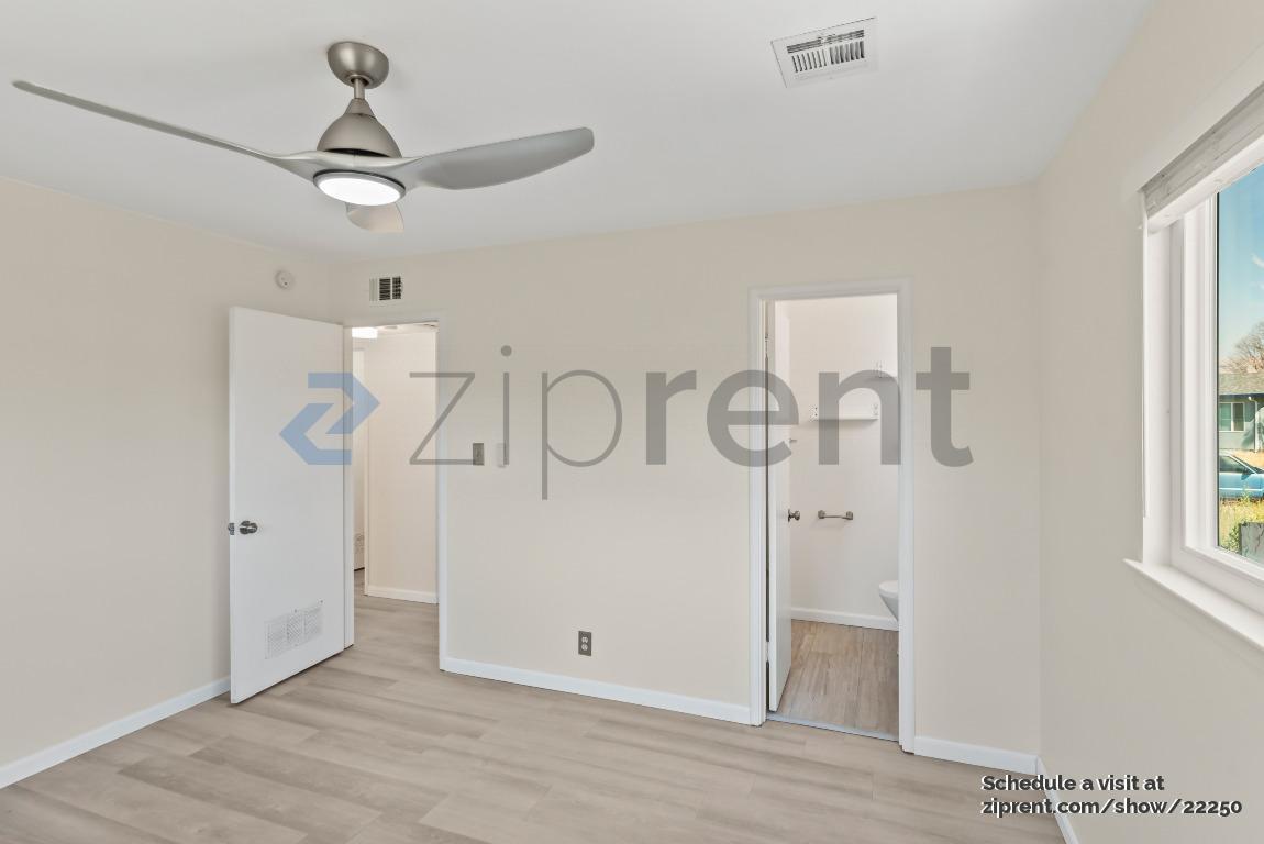 Building Photo - Unit
