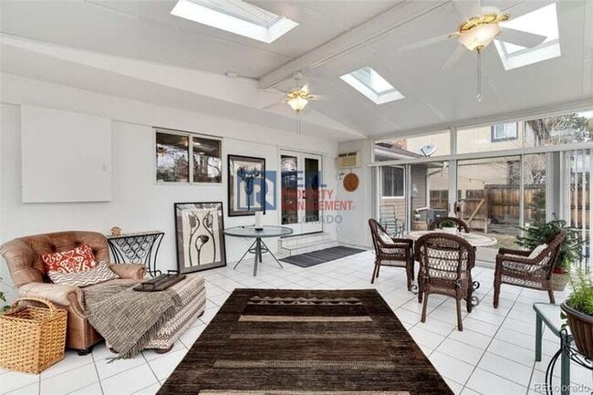 Building Photo - 5876 S Kingston Way