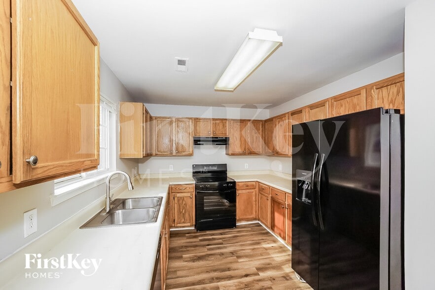 Building Photo - 5327 Peachwood Dr