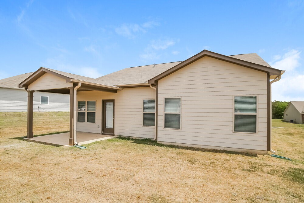 Building Photo - 23 Woody Wy